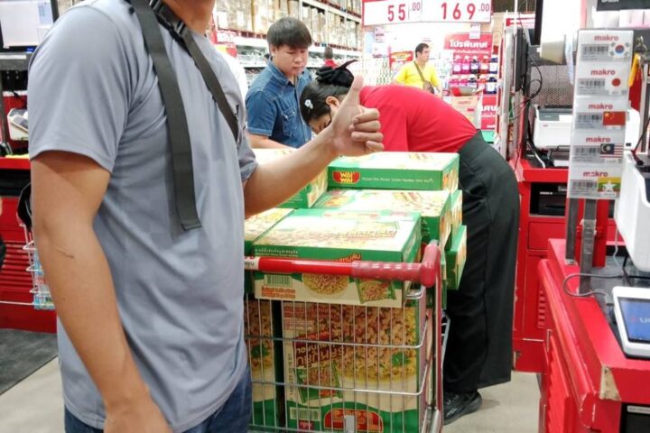 Purchase of Relief Goods Distribution for Refugees in Mae Sot