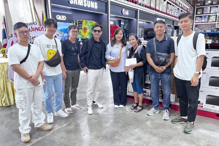 Meeting Sponsor, Raise Funds and Buying Supplies for Love your Neighbor Outreach Projects distribution for 30Families.