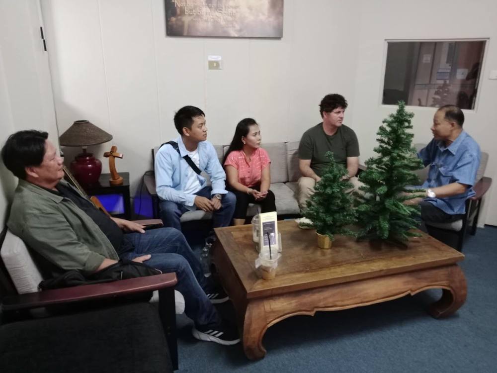 Meeting with the COC Foundation Chairman for Love your Neighbor Project