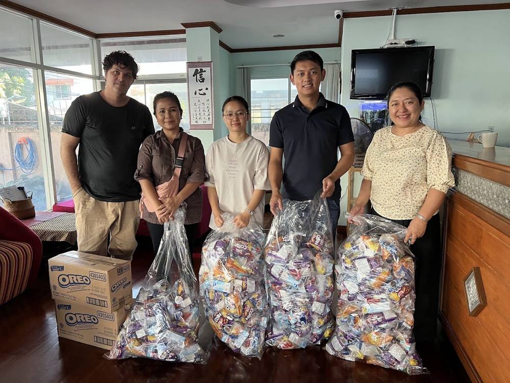 Snack Preparation for 170 Children at Wat Jedyod Elementary School